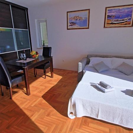 Studio Apartman Luka Senj  Eksteriør bilde
