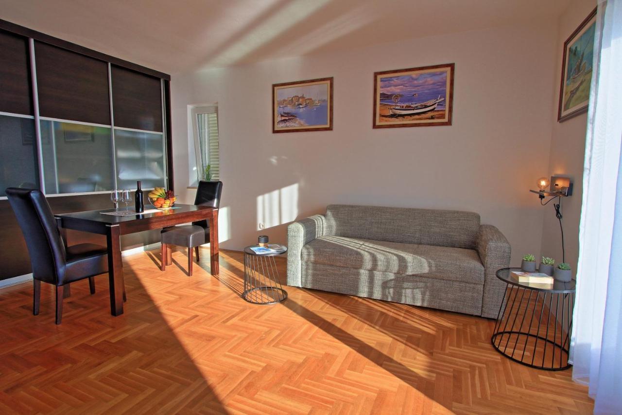 Studio Apartman Luka Senj  Eksteriør bilde