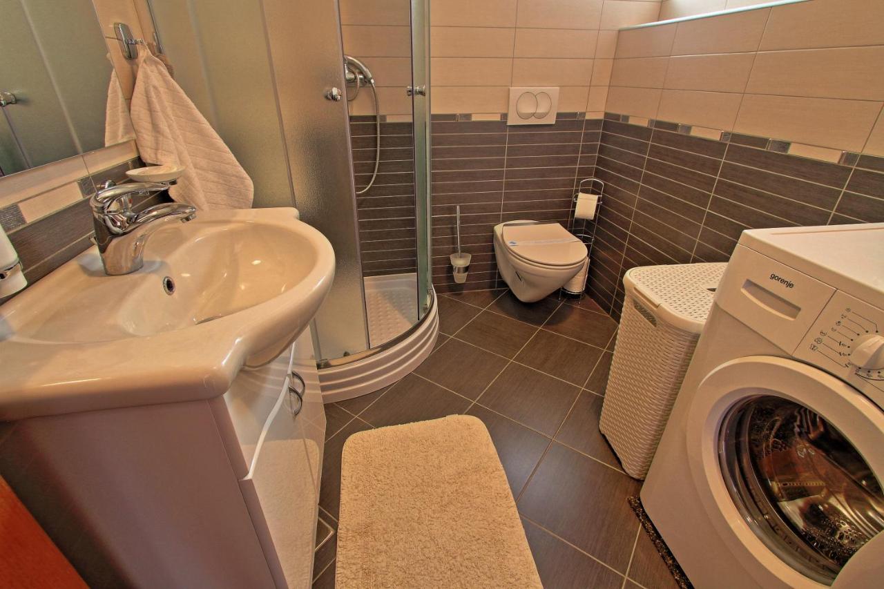 Studio Apartman Luka Senj  Eksteriør bilde